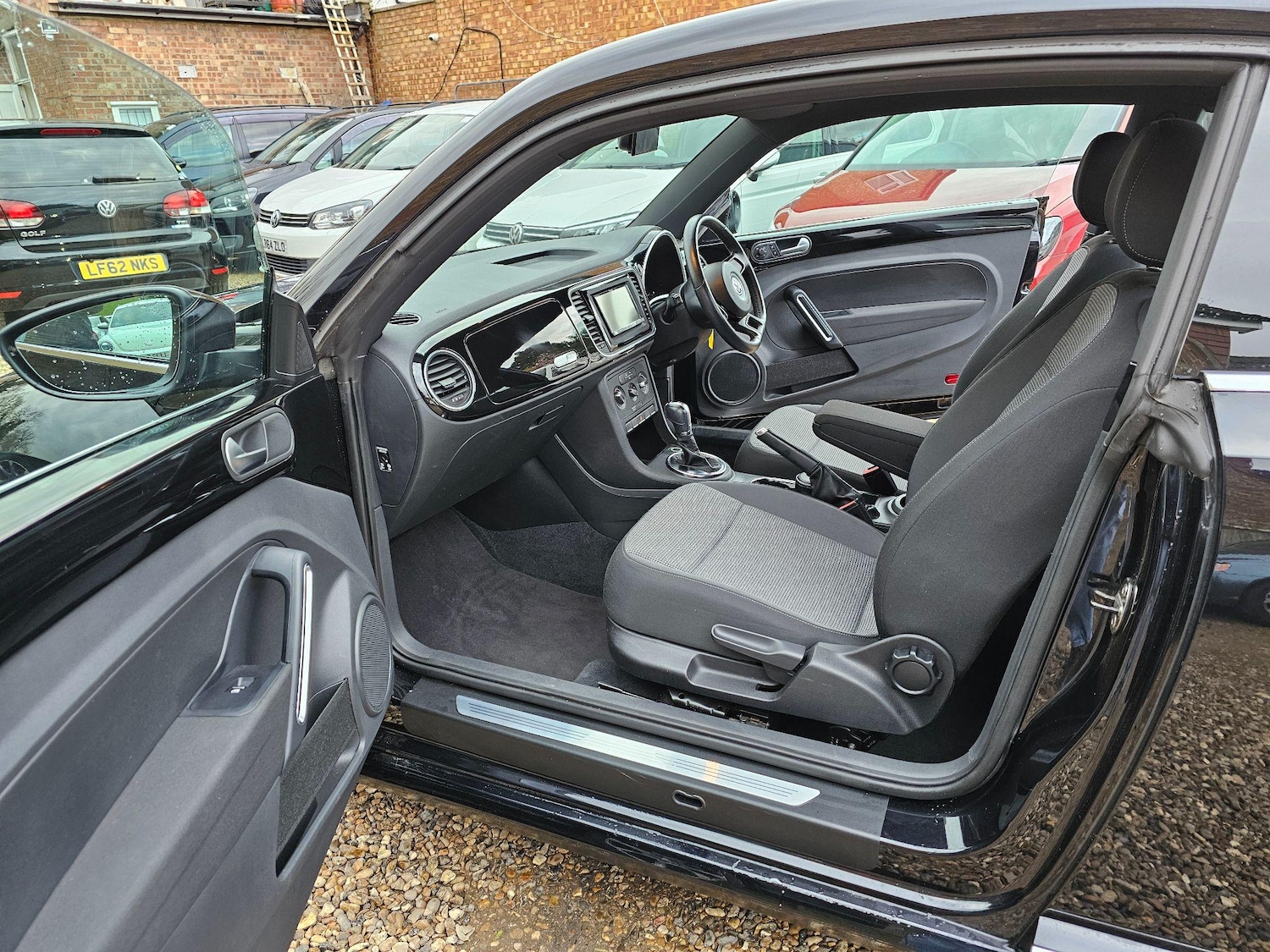 Used Volkswagen Beetle 2024 for sale - 76336694: Photo 45