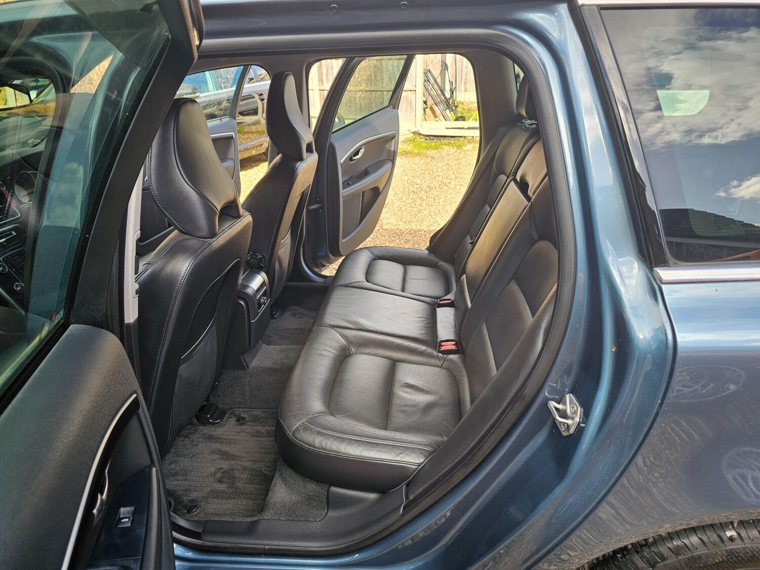 Used Volvo V70 for sale - 77839831: Photo 37