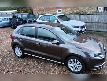 Used Volkswagen Polo 2016 for sale - 77015533: Photo