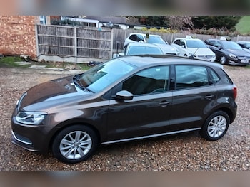 Used Volkswagen Polo 2016 for sale - 77015533: Photo