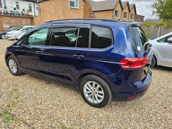 Used Volkswagen Touran 2017 for sale - 75708230: Photo