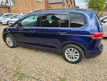 Used Volkswagen Touran 2017 for sale - 75708230: Photo