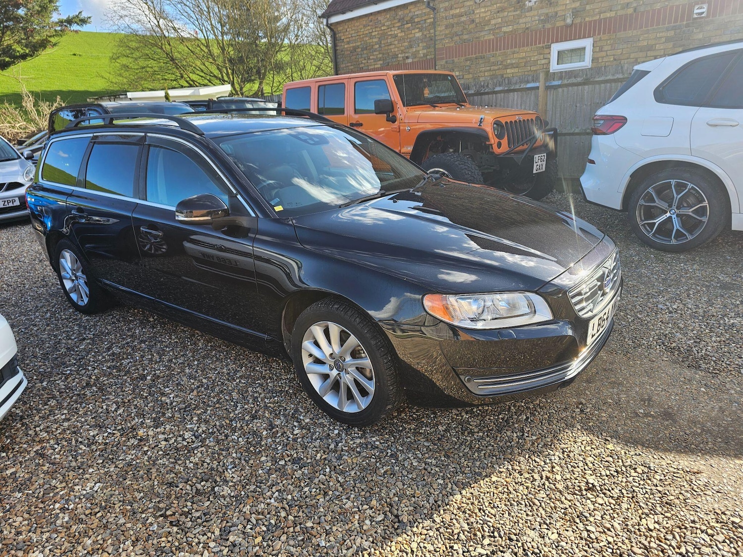 Used Volvo V70 for sale - 77839800: Photo 2