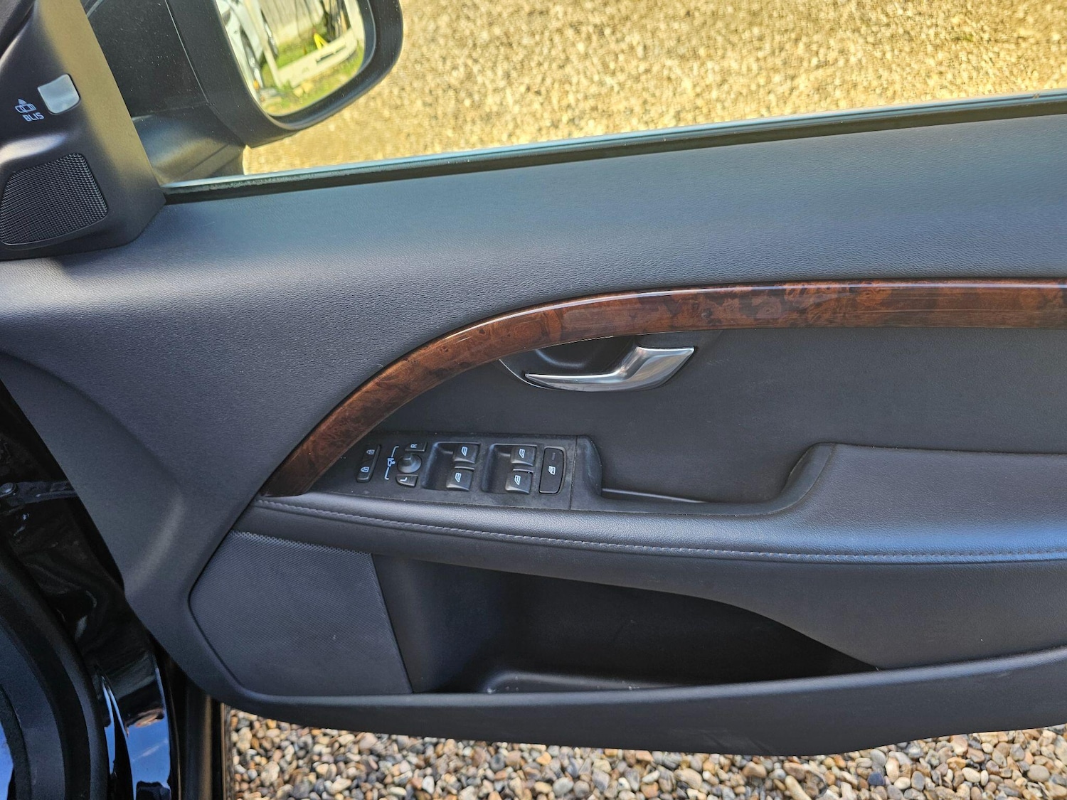 Used Volvo V70 for sale - 77839800: Photo 38