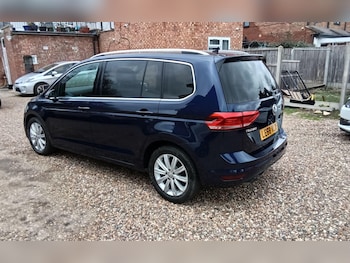 Used Volkswagen Touran 2018 for sale - 77839973: Photo