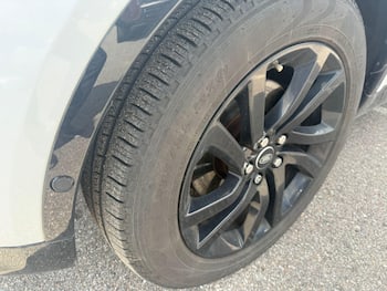 Used Land Rover Discovery 2019 for sale - 79677362: Photo