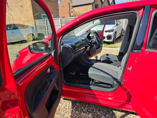 Used Volkswagen up! 2024 for sale - 72657903: Photo 36