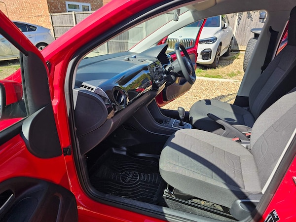 Used Volkswagen up! 2024 for sale - 72657903: Photo 39
