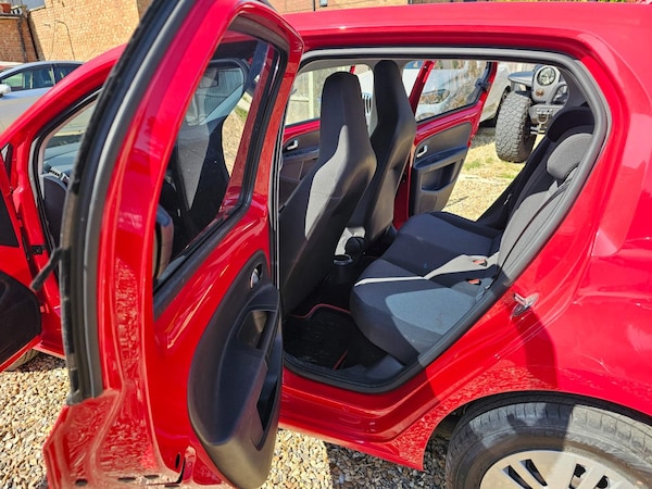Used Volkswagen up! 2024 for sale - 72657903: Photo 41