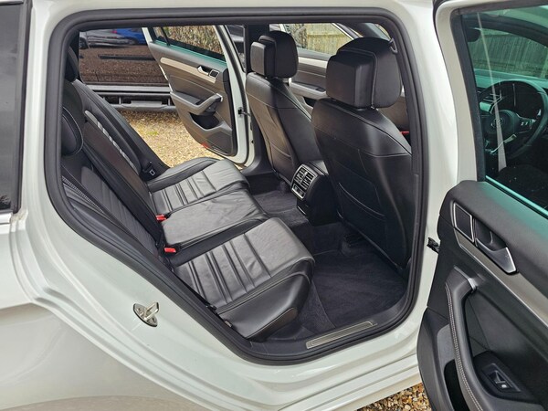 Used Volkswagen Passat for sale - 76306380: Photo 40