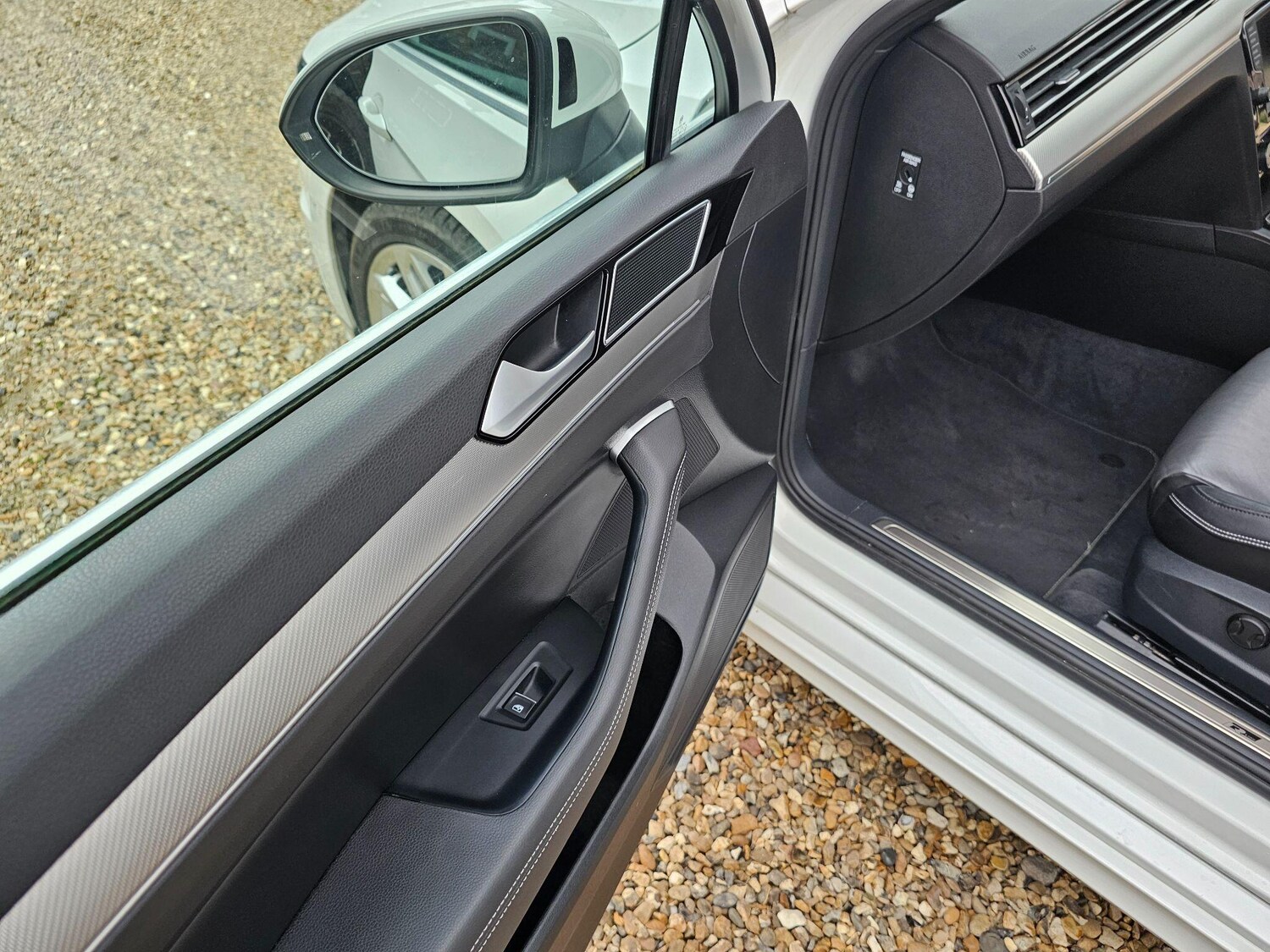 Used Volkswagen Passat for sale - 76306380: Photo 43