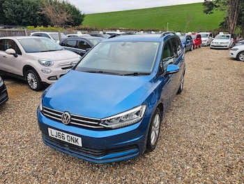 Used Volkswagen Touran 2016 for sale - 76701080: Photo