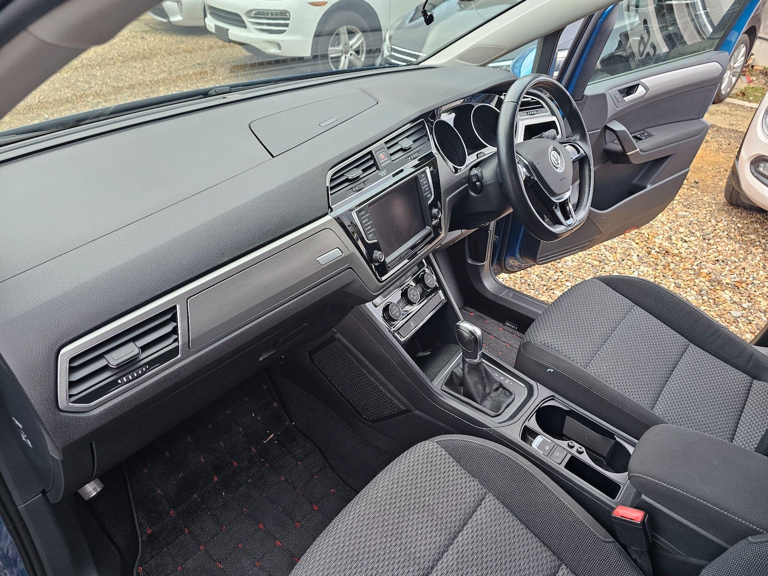 Used Volkswagen Touran for sale - 76701080: Photo 23