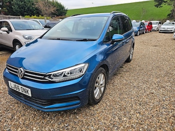 Used Volkswagen Touran 2016 for sale - 76701080: Photo