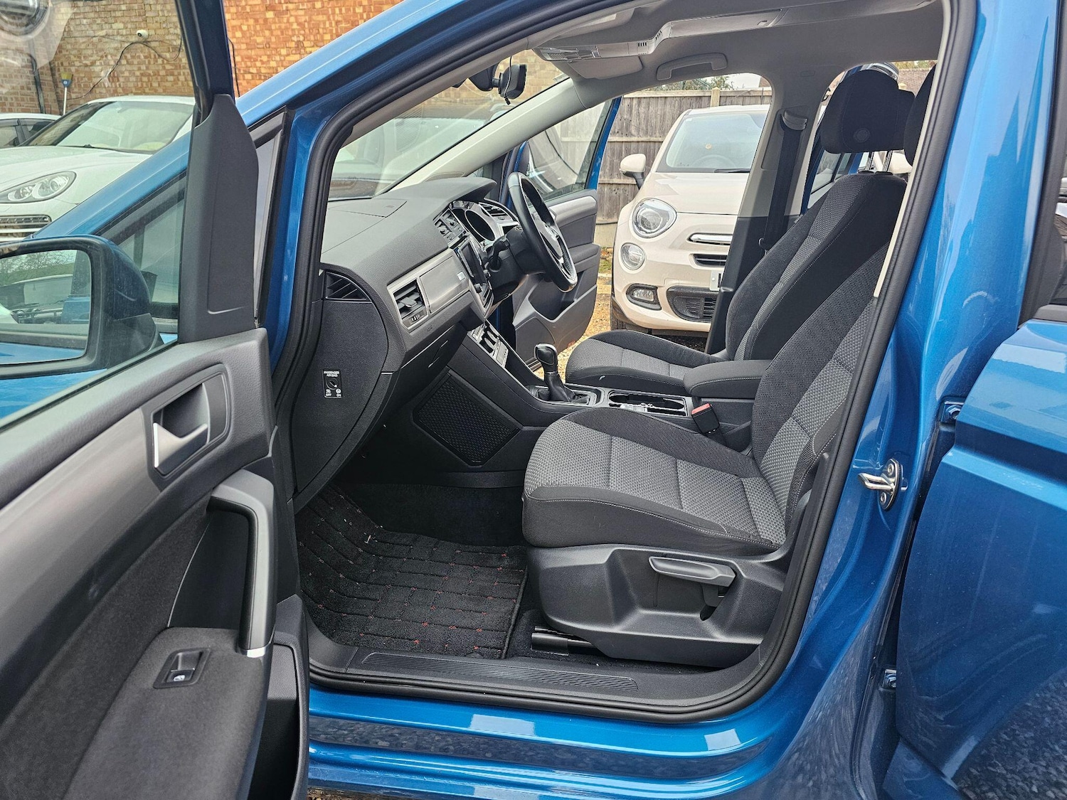 Used Volkswagen Touran for sale - 76701080: Photo 45