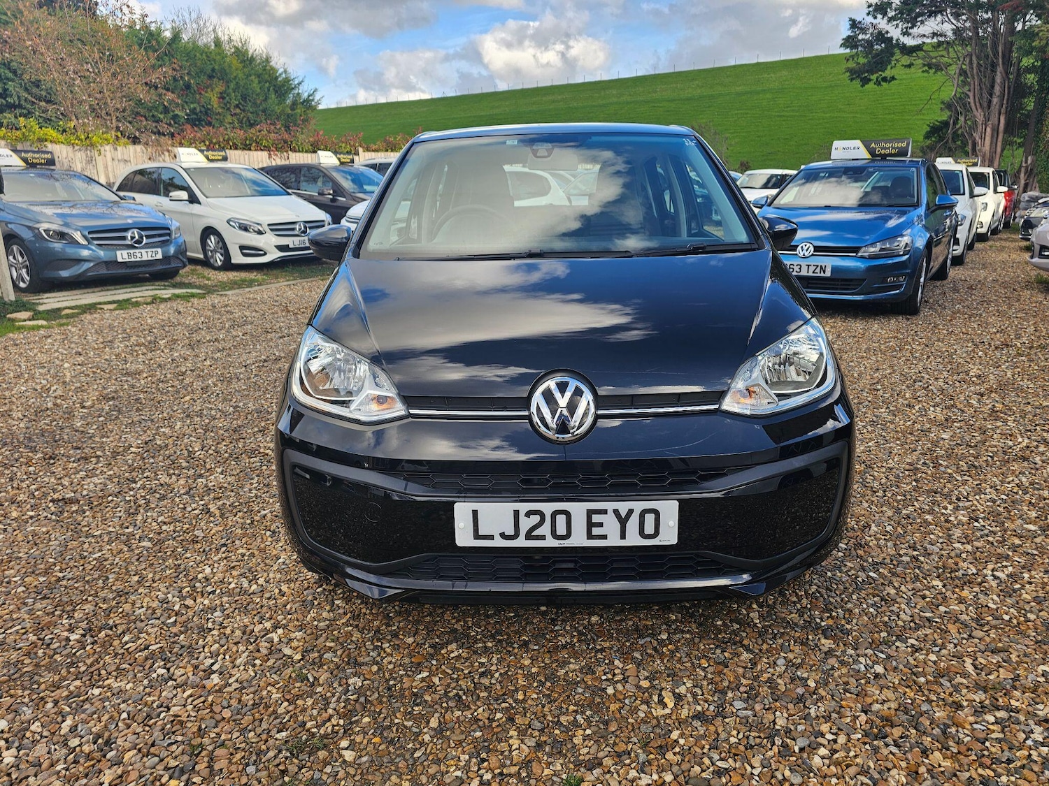 Used Volkswagen up! for sale - 76572076: Photo 2