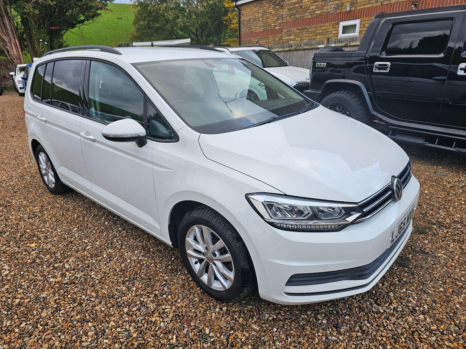 Used Volkswagen Touran for sale - 76701547: Photo 1