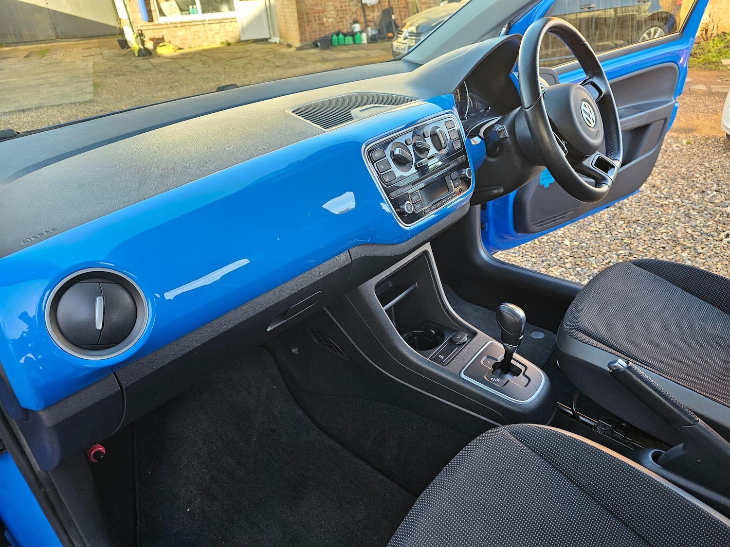 Used Volkswagen up! 2024 for sale - 77377663: Photo 39