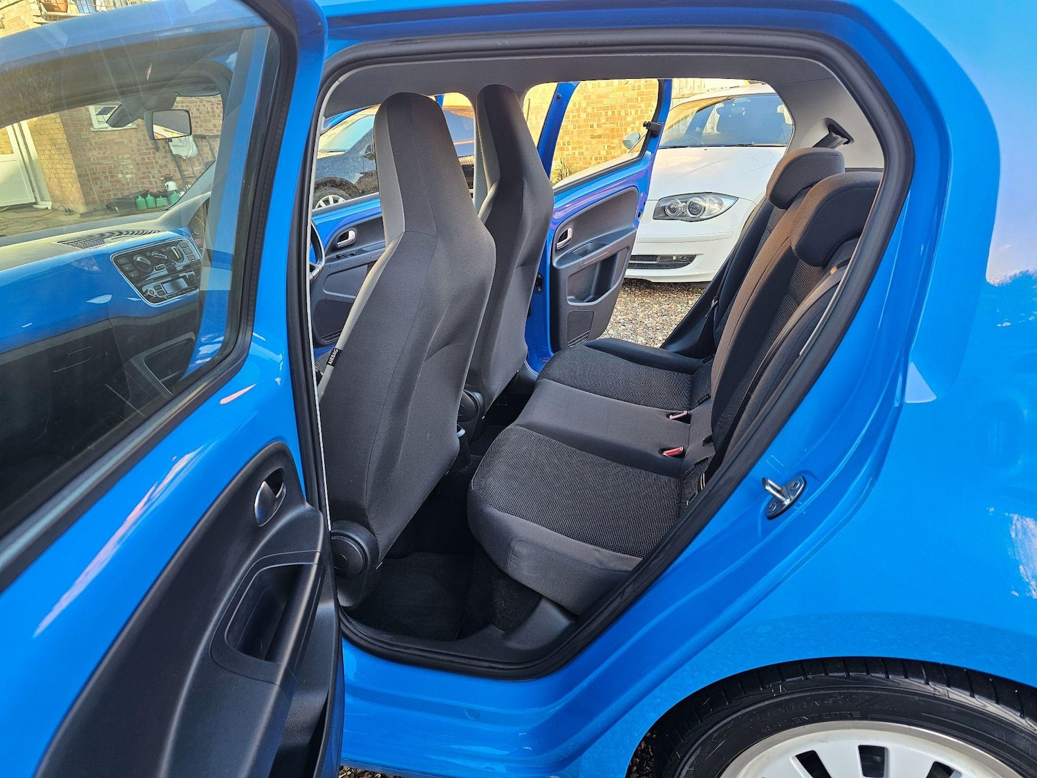 Used Volkswagen up! 2024 for sale - 77377663: Photo 41