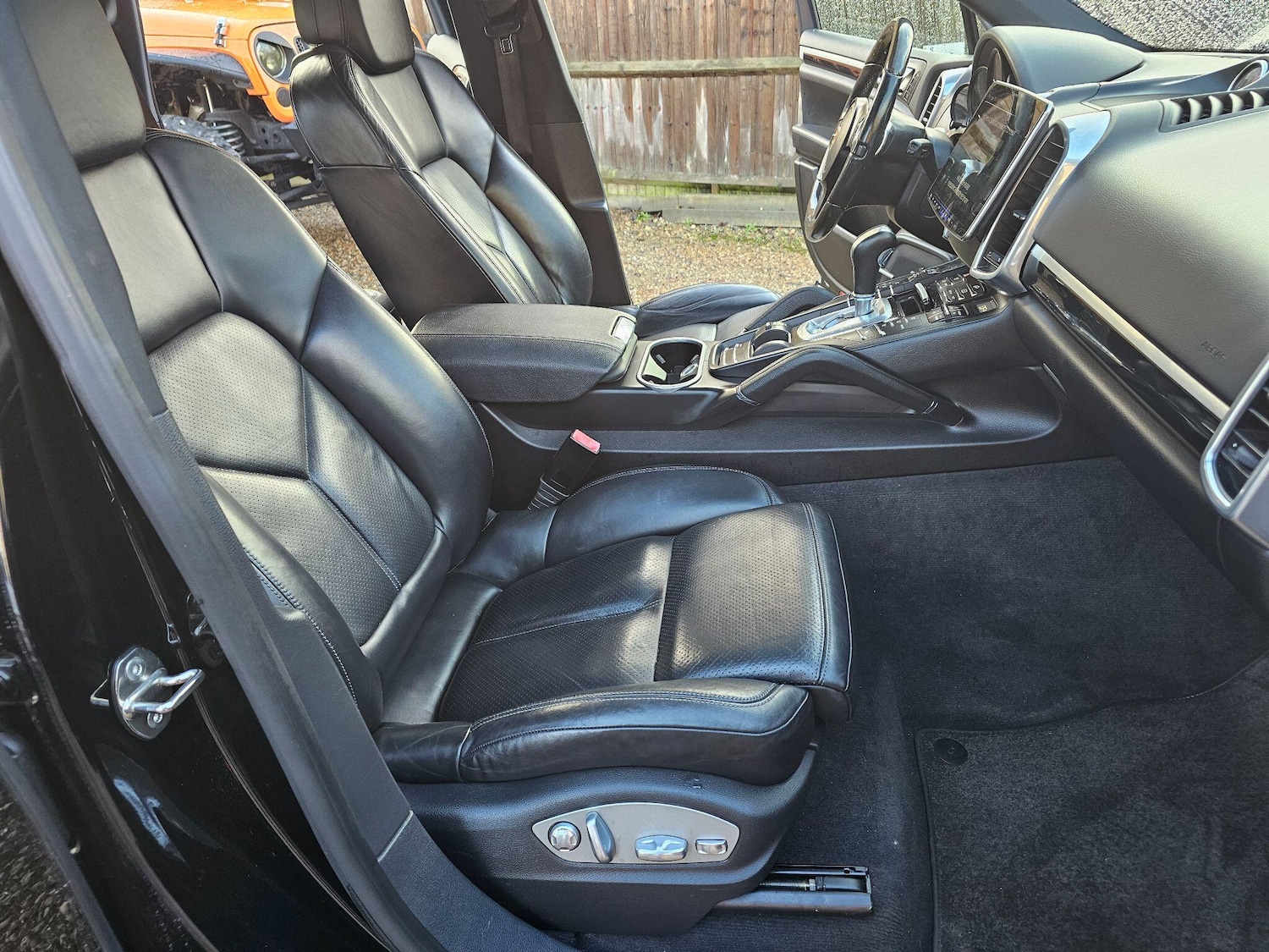 Used Porsche Cayenne for sale - 77016223: Photo 48