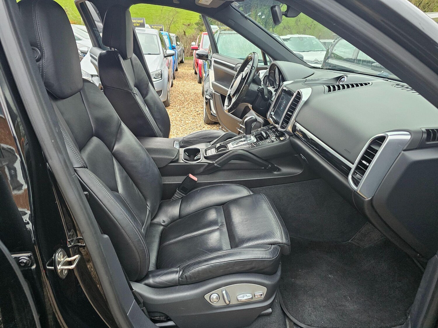 Used Porsche Cayenne for sale - 77016223: Photo 67