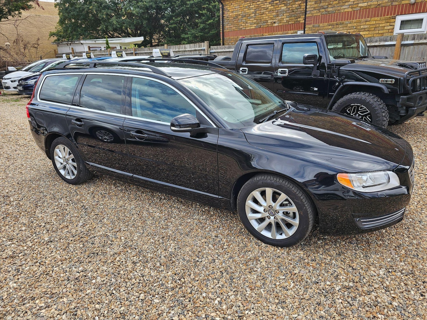 Used Volvo V70 for sale - 75707241: Photo 2