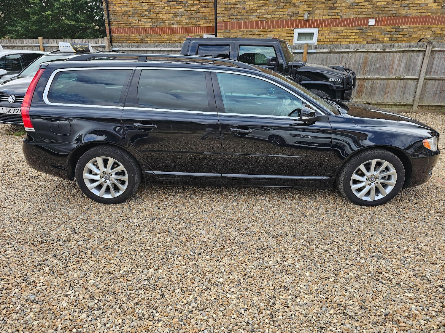 Used Volvo V70 for sale - 75707241: Photo 24