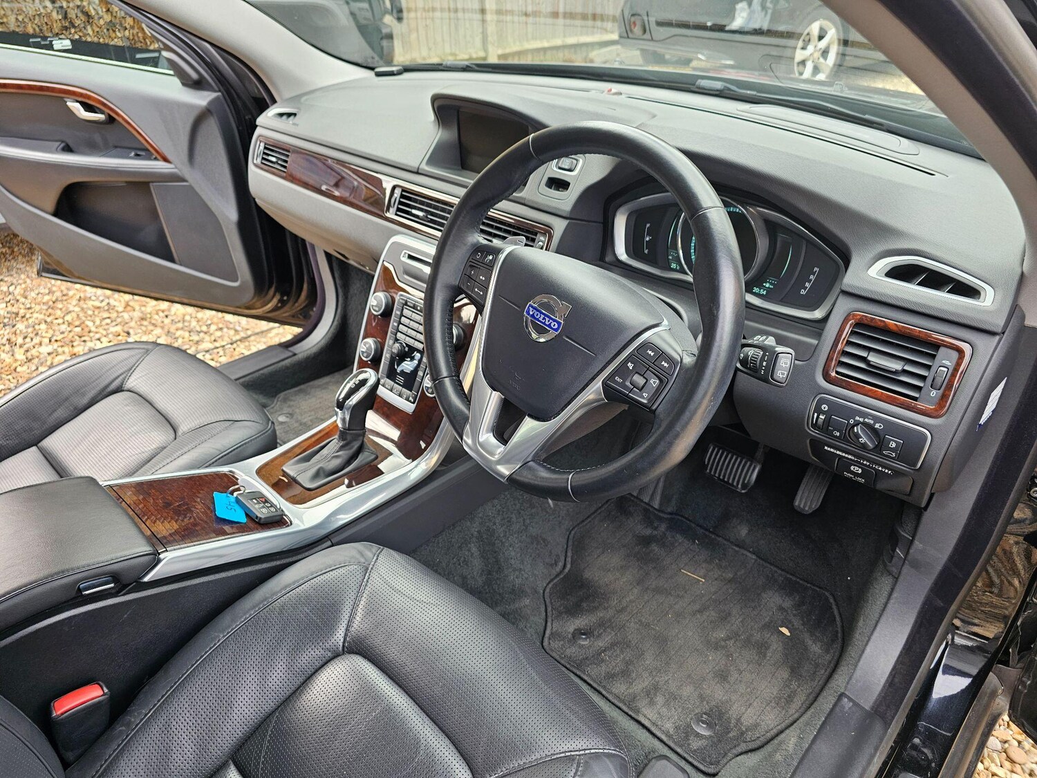 Used Volvo V70 for sale - 75707241: Photo 32