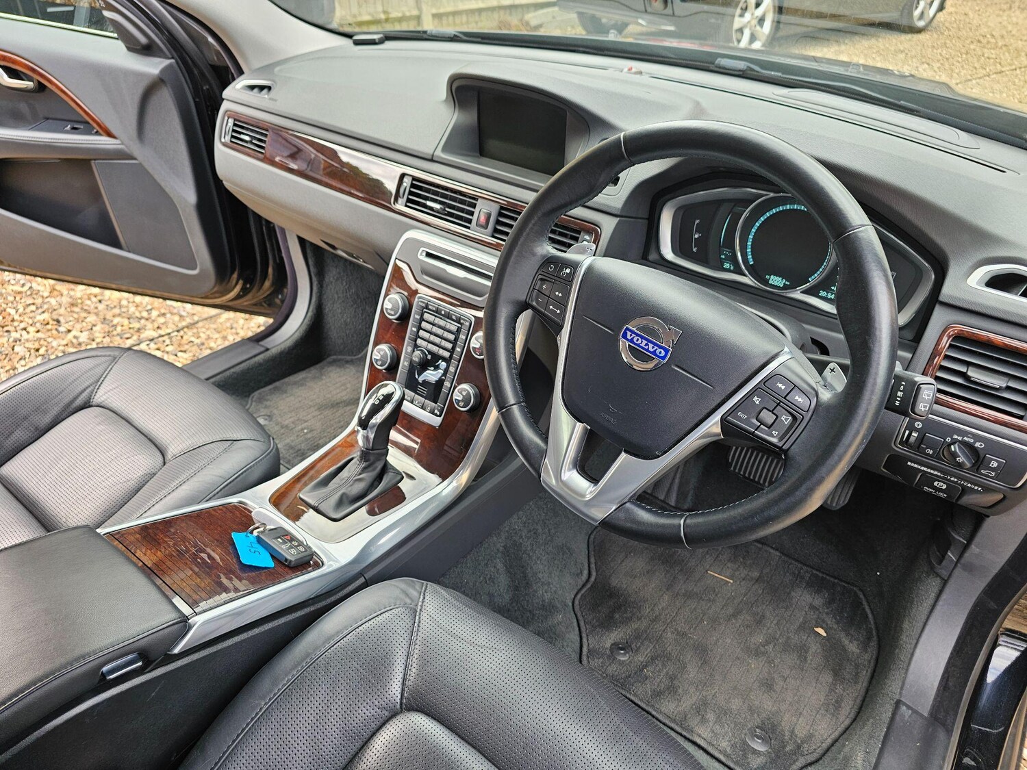 Used Volvo V70 for sale - 75707241: Photo 34