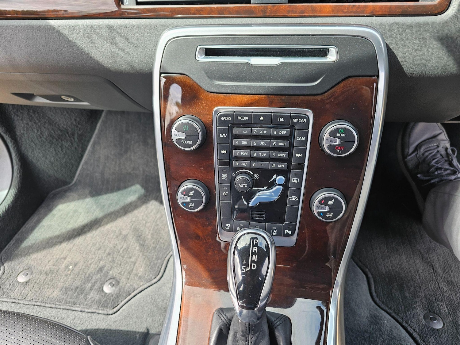 Used Volvo V70 for sale - 75707241: Photo 35