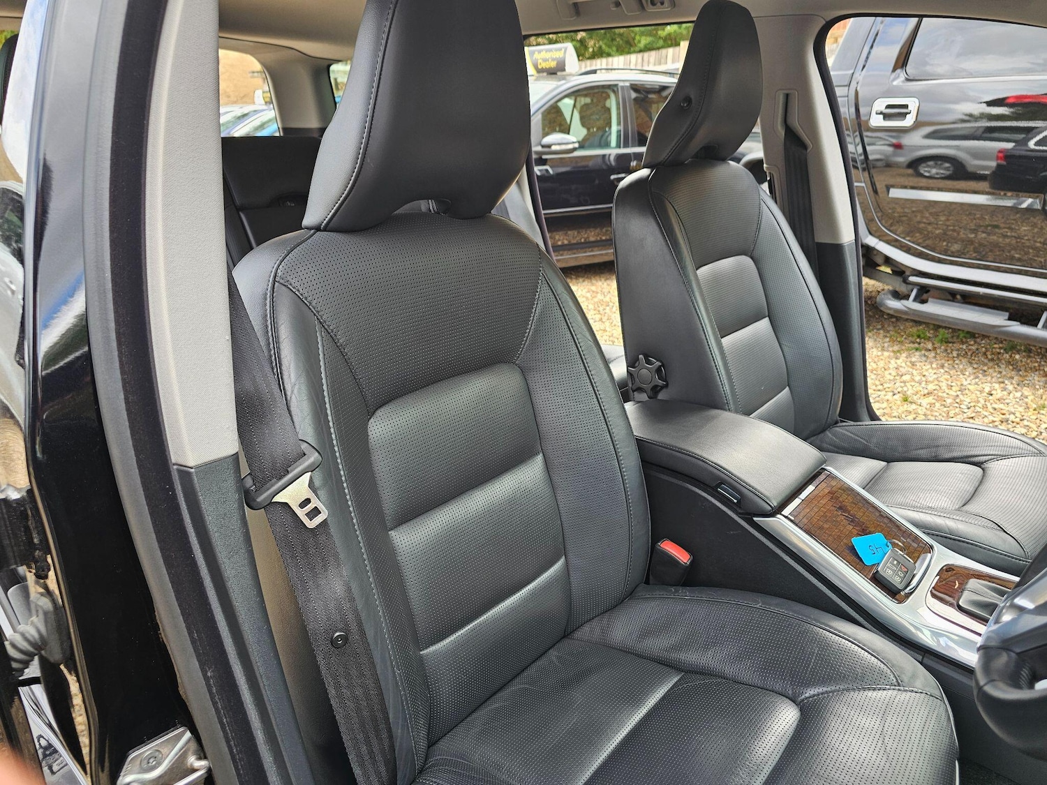 Used Volvo V70 for sale - 75707241: Photo 37