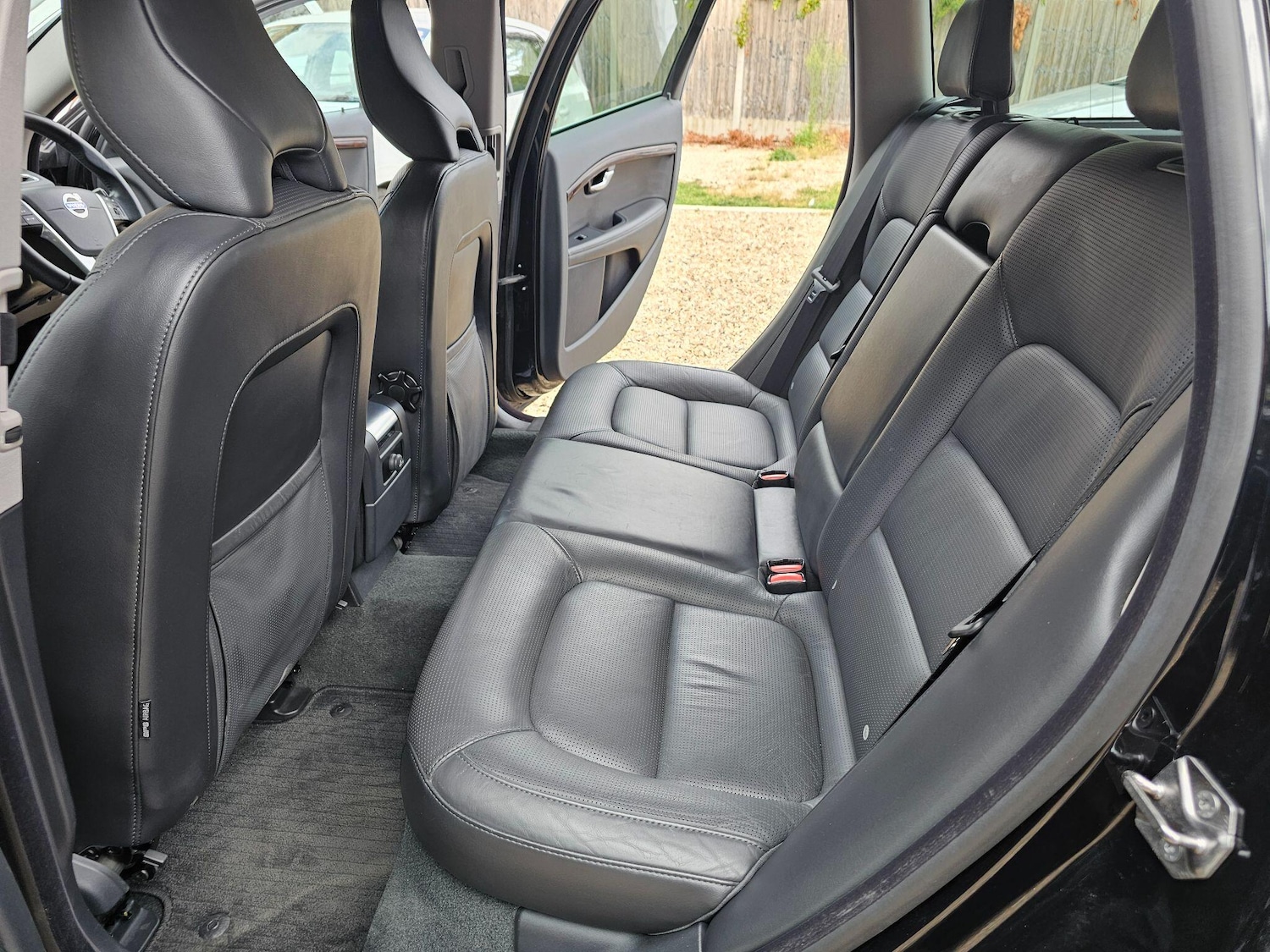 Used Volvo V70 for sale - 75707241: Photo 41