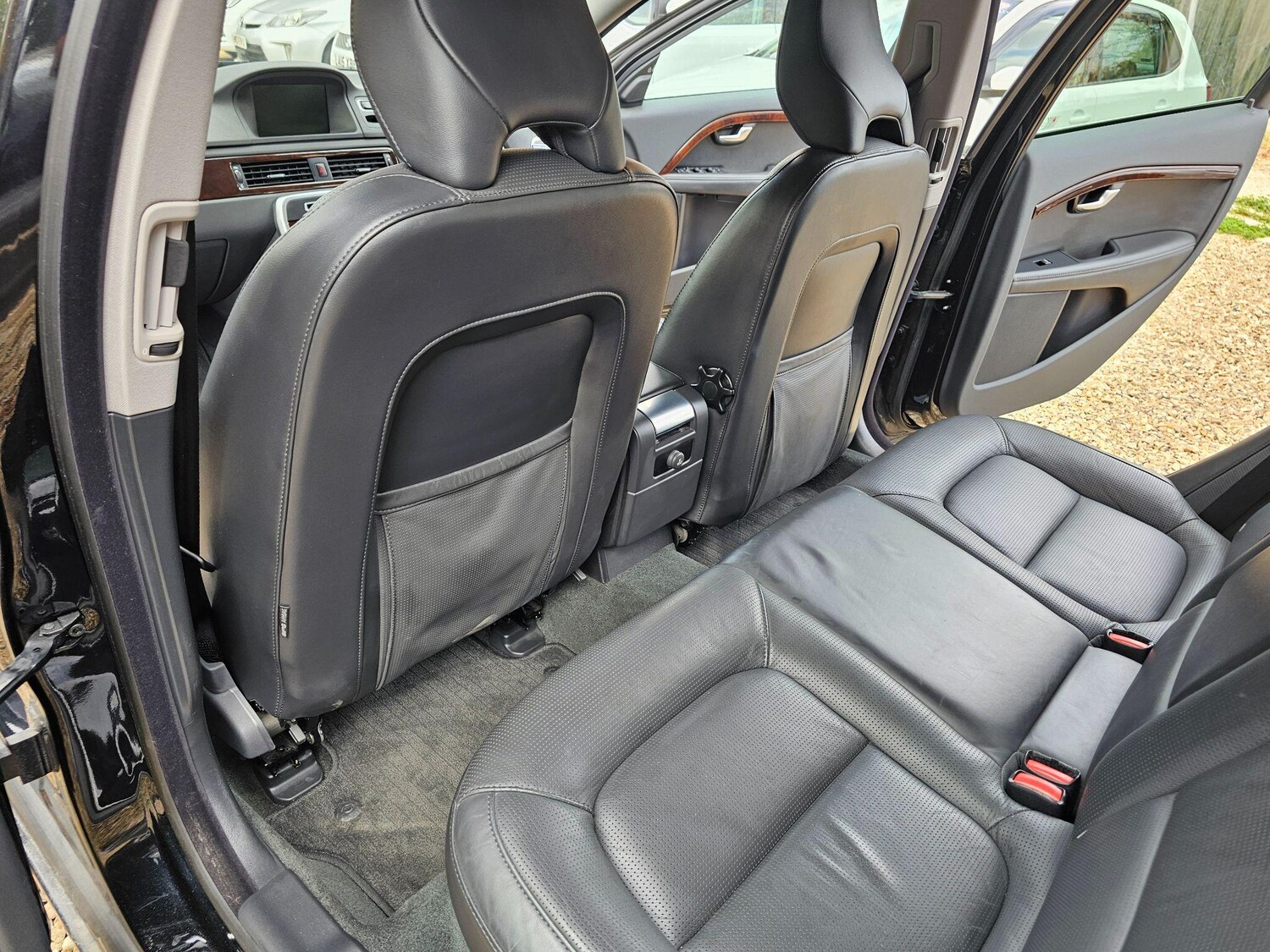 Used Volvo V70 for sale - 75707241: Photo 42