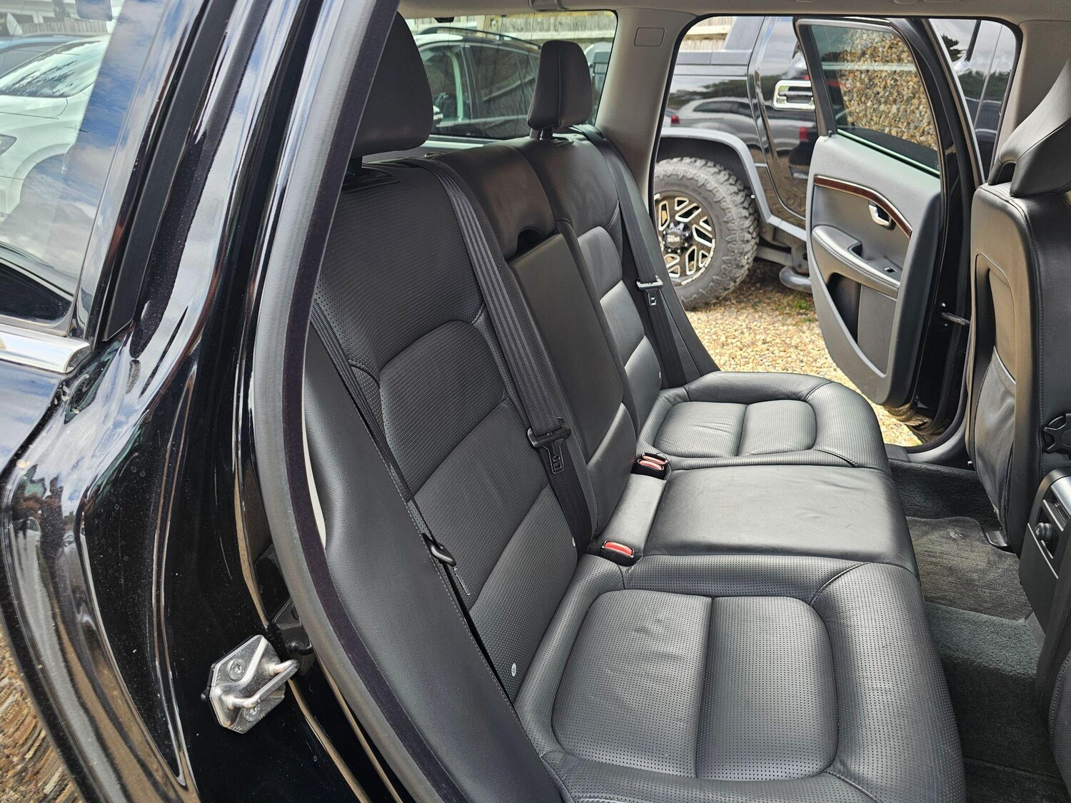 Used Volvo V70 for sale - 75707241: Photo 47
