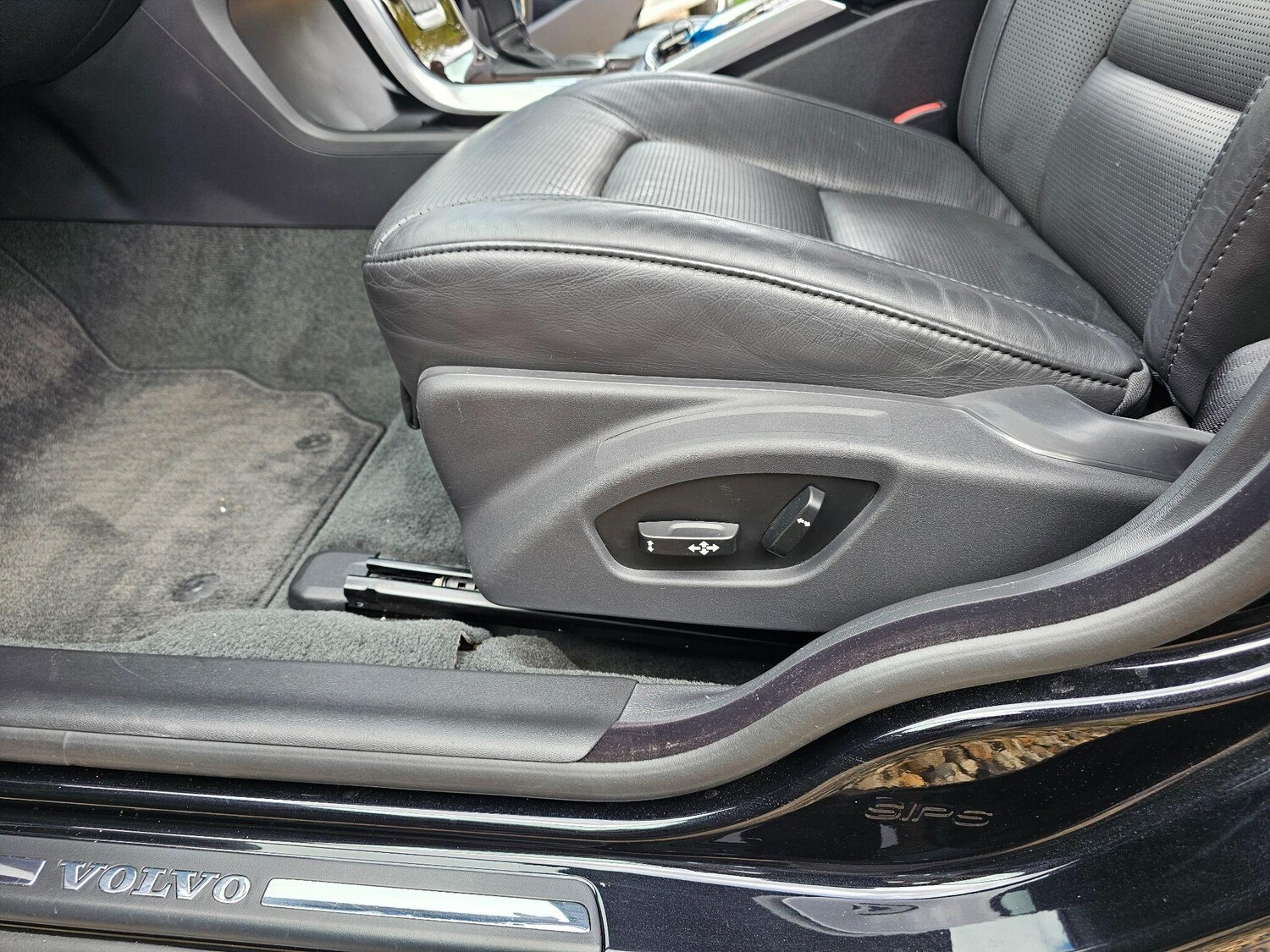 Used Volvo V70 for sale - 75707241: Photo 58