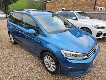 Used Volkswagen Touran 2016 for sale - 76990097: Photo