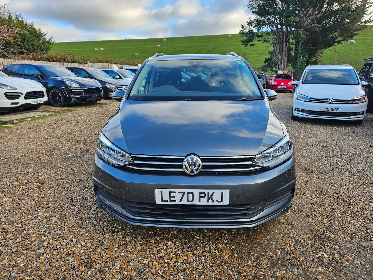 Used Volkswagen Touran 2025 for sale - 77163525: Photo 2