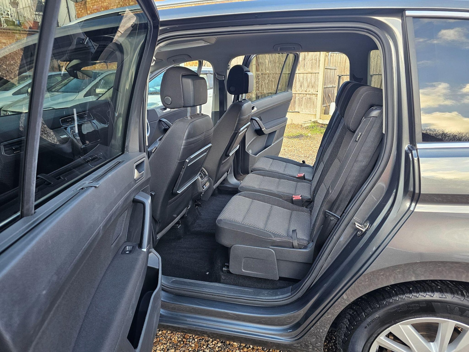 Used Volkswagen Touran 2025 for sale - 77163525: Photo 33