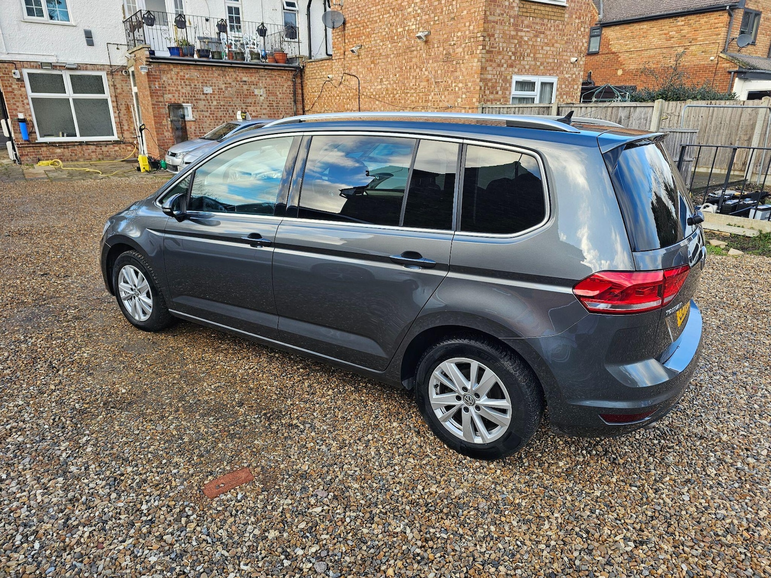 Used Volkswagen Touran 2025 for sale - 77163525: Photo 4