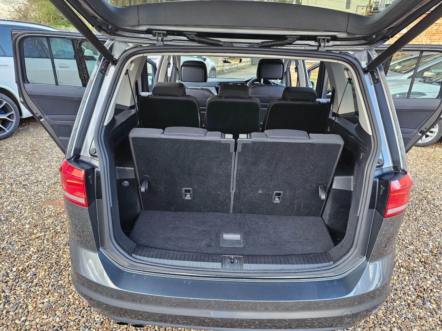 Used Volkswagen Touran 2025 for sale - 77163525: Photo 46