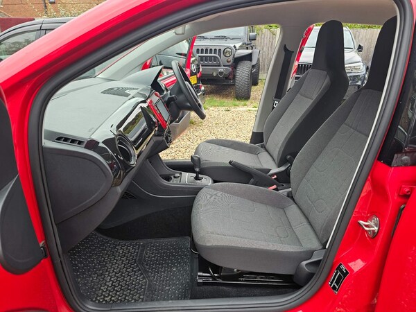 Used Volkswagen up! 2024 for sale - 76228108: Photo 38