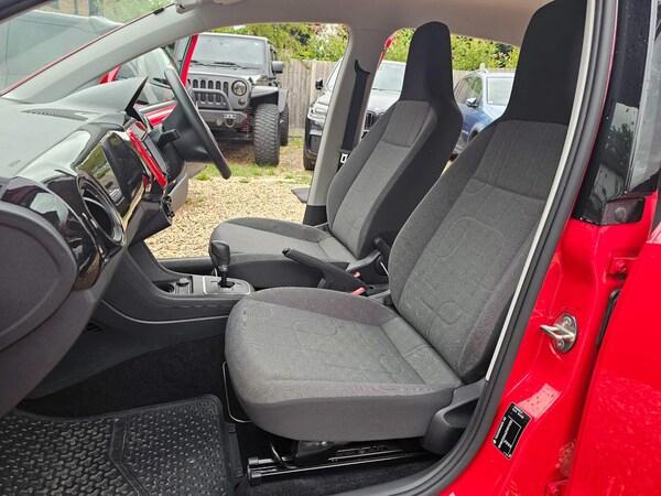 Used Volkswagen up! 2024 for sale - 76228108: Photo 39