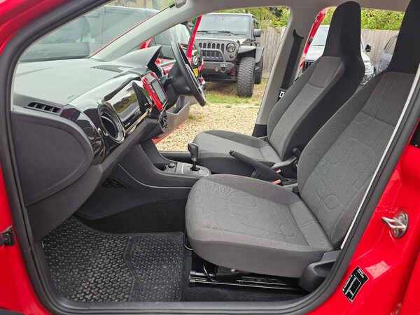 Used Volkswagen up! 2024 for sale - 76228108: Photo 40