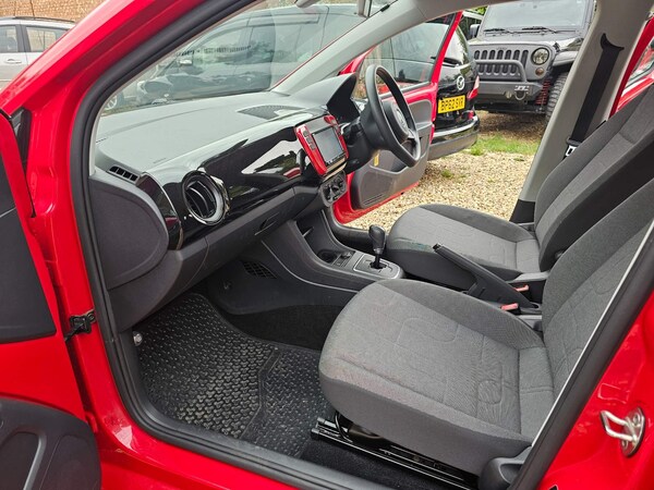 Used Volkswagen up! 2024 for sale - 76228108: Photo 41