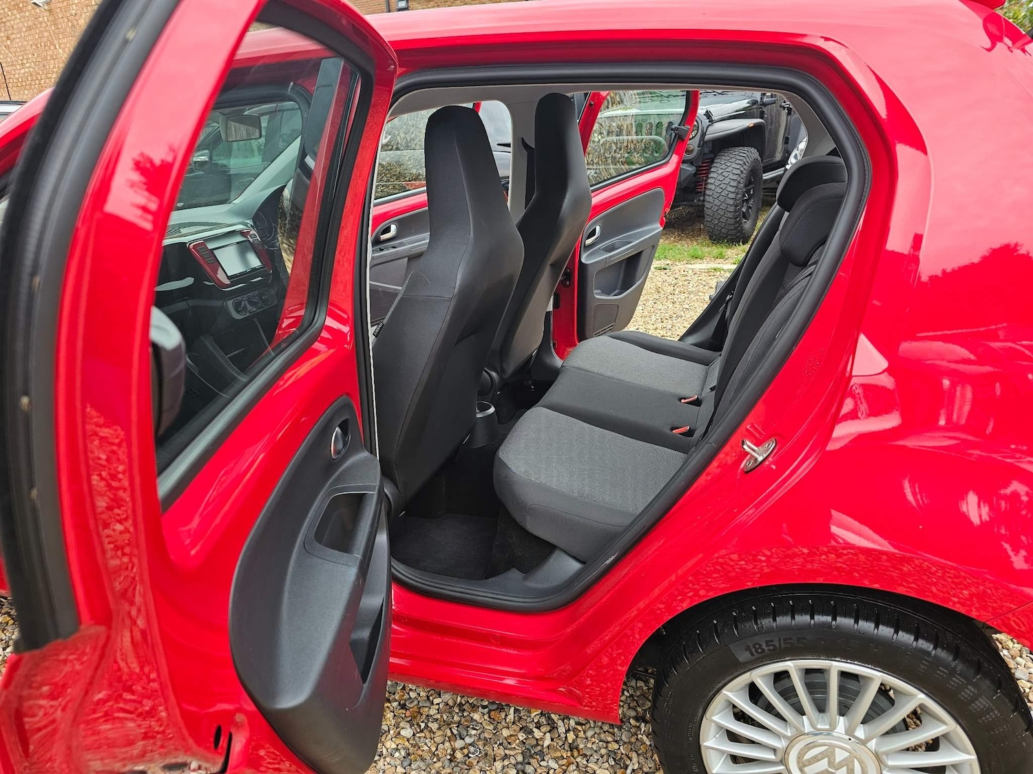 Used Volkswagen up! 2024 for sale - 76228108: Photo 43