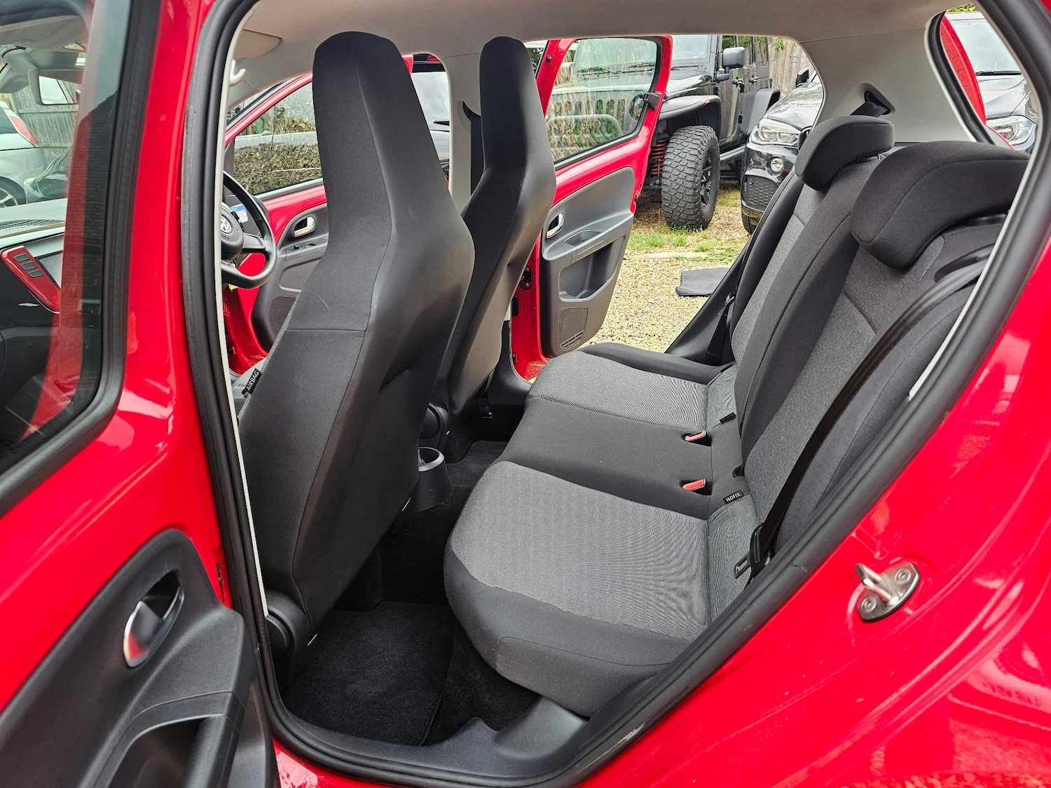 Used Volkswagen up! 2024 for sale - 76228108: Photo 44