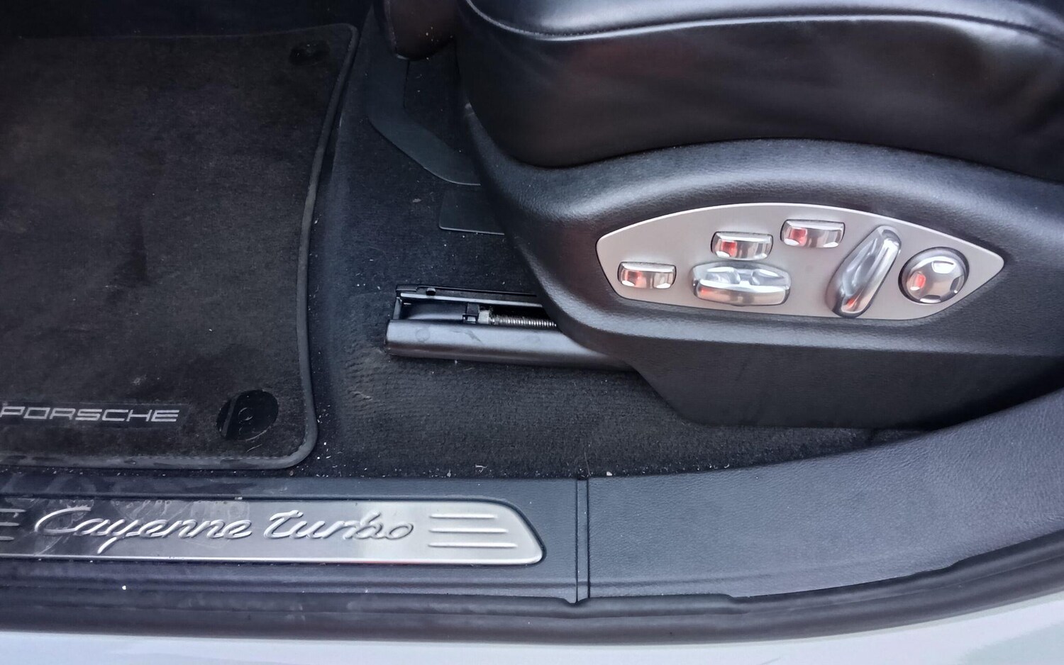 Used Porsche Cayenne for sale - 76823394: Photo 46