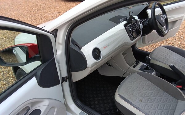 Used Volkswagen up! for sale - 76307829: Photo 30