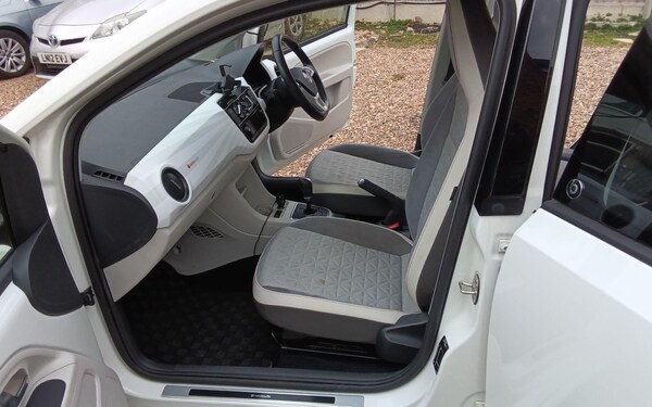 Used Volkswagen up! for sale - 76307829: Photo 40