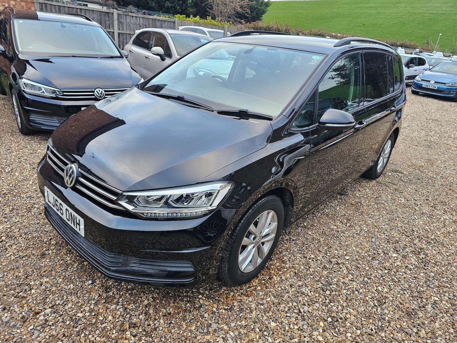Used Volkswagen Touran for sale - 76700742: Photo 2